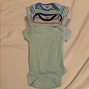 3 Pack 0-3 month Onesies